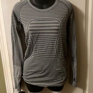 Lululemon gray swiftly tech top